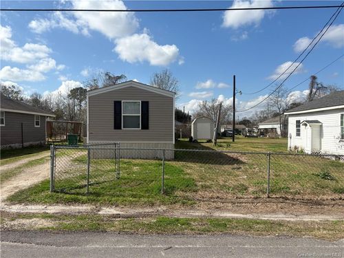 111 Decker St, Lake Charles, LA, 70615-2819 | Card Image