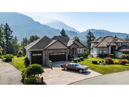 4360 Estate Drive, Chilliwack, BC, V2R3B4 | Card Image