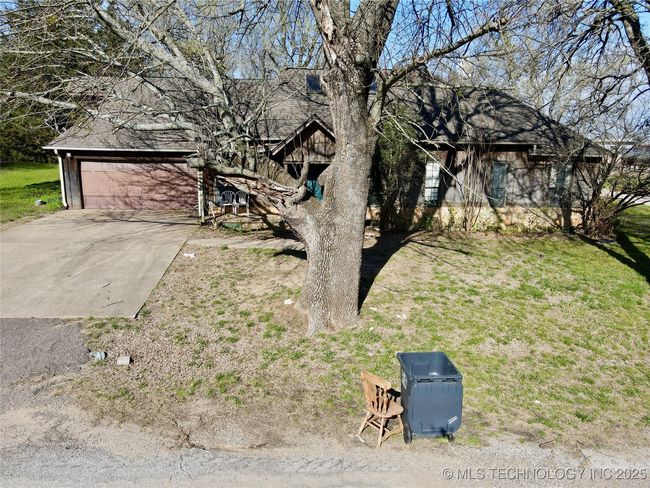 2-CAR ATTACHED GARAGE | Image 47