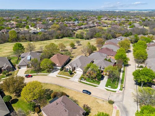 379 Southern Hills Dr, Fairview, TX, 75069-1257 | Card Image