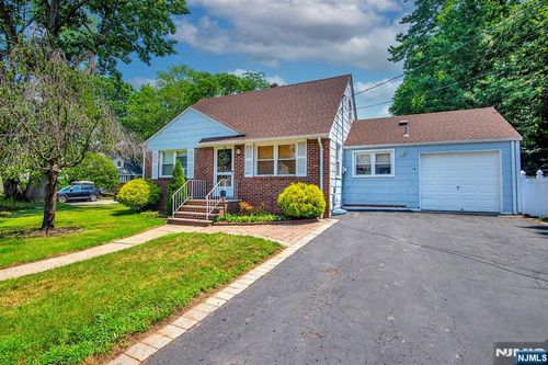 15 Pershing St, Dumont, NJ, 07628-2618 | Card Image