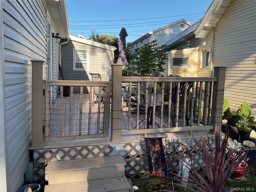 20-20 Magnolia Pl, Bronx, NY, 10465-3817 | Card Image