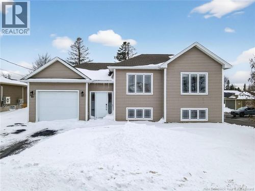 41 Laforest St, Shediac, NB, E4P0P7 | Card Image