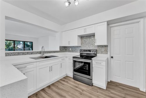 3040 Nw 96th St, Miami, FL, 33147-2340 | Card Image