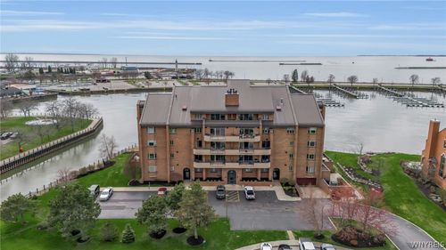 305-40 Waterfront Cir, Buffalo, NY, 14202-4315 | Card Image