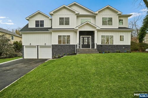 19 Tilden Ct, Livingston, NJ, 07039-2418 | Card Image