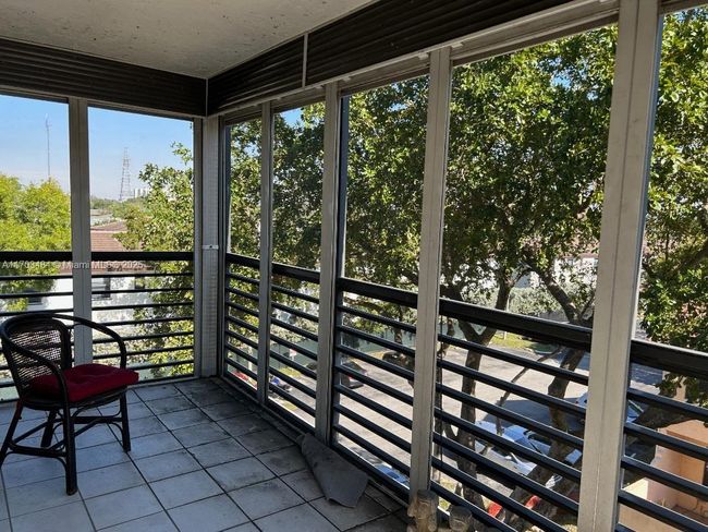APT-402 - 20840 San Simeon Way, Condo with 2 bedrooms, 2 bathrooms and null parking in Miami FL | Image 12