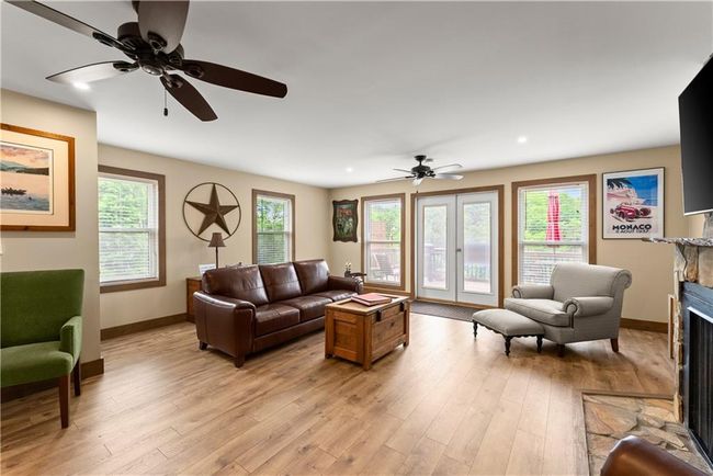 2109 Pine Tree Cir, House other with 2 bedrooms, 3 bathrooms and 4 parking in Gainesville GA | Image 6