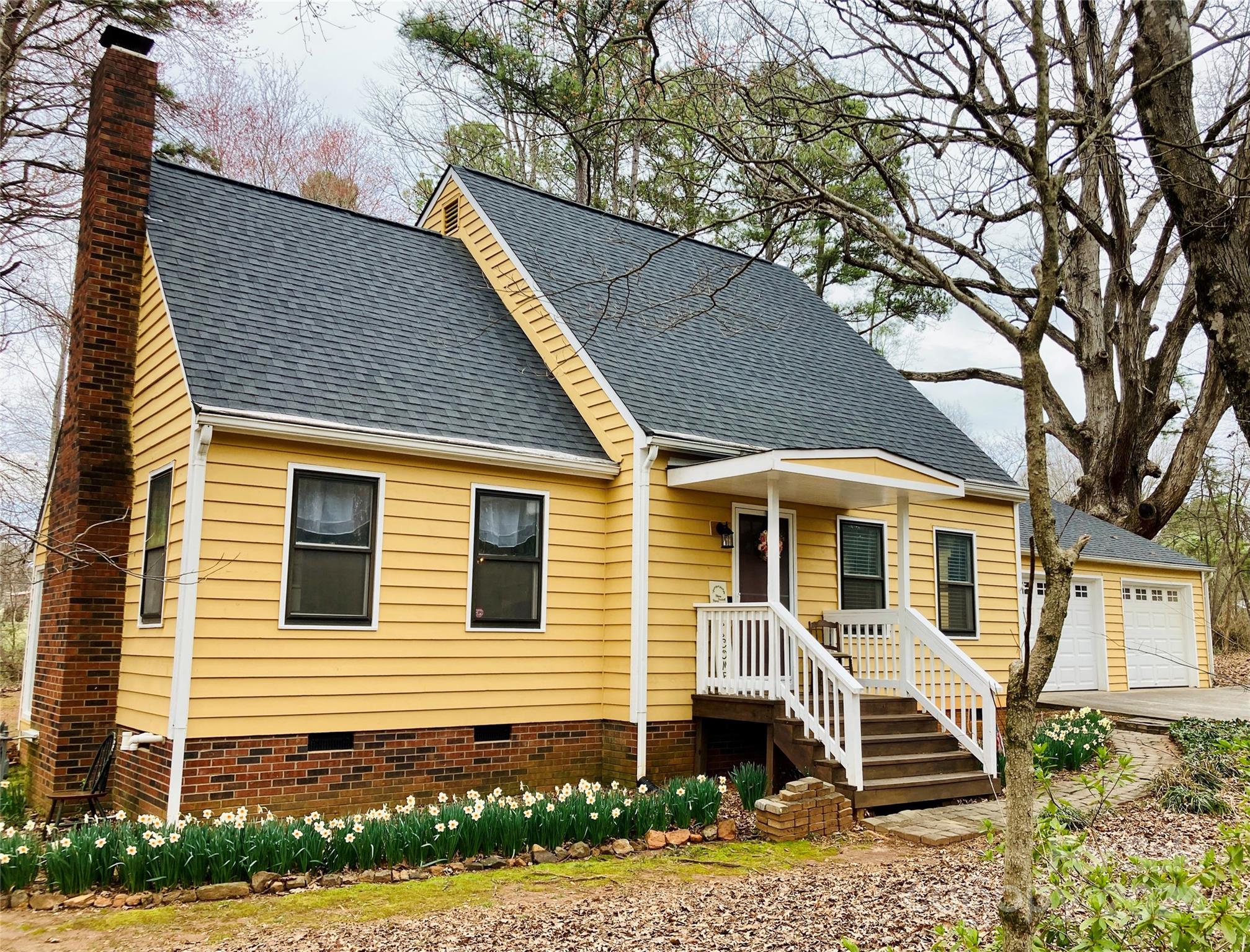Kensington Cir, Newton, NC 28658