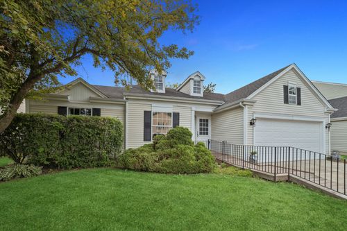 52 Mckinley Ln, Streamwood, IL, 60107-2316 | Card Image