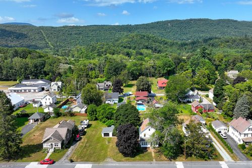 17 Park St, Proctor, VT, 05765-1310 | Card Image