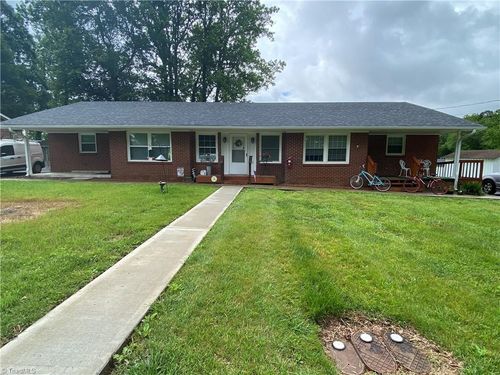419 Blessing Dr, Dobson, NC, 27017-9092 | Card Image