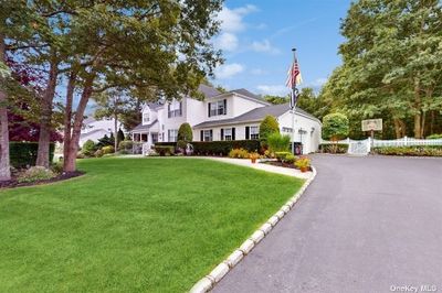 19 Scott Lane, House other with 5 bedrooms, 3 bathrooms and null parking in Manorville NY | Image 3