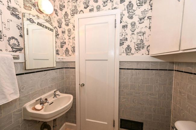 318 Hyde Park Avenue, House other with 3 bedrooms, 1 bathrooms and null parking in Waukesha WI | Image 15