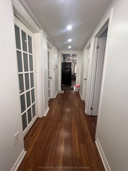 89 John St, Brampton, ON, L6W1Z4 | Card Image