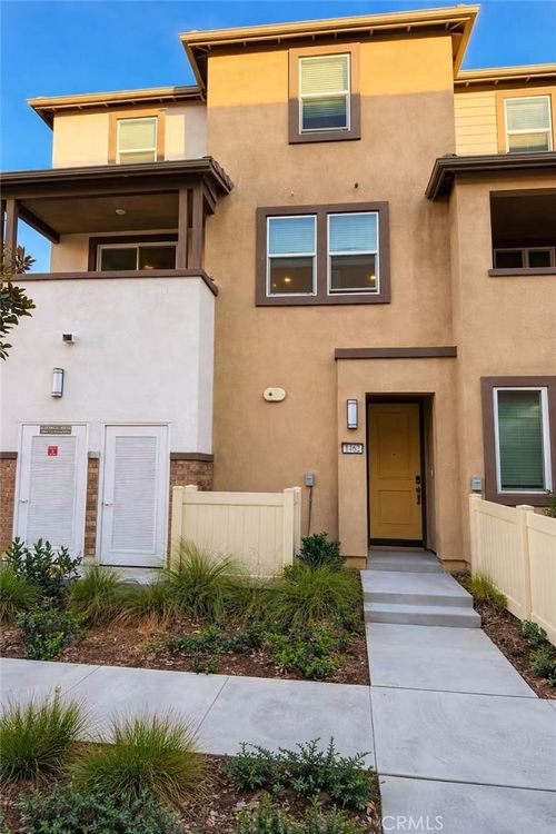 1462 Stratus Dr, Pomona, CA, 91768-2206 | Card Image