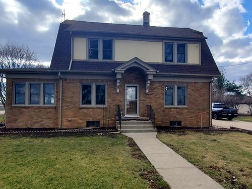 310 Genoa Rd, Genoa, IL, 60135-7005 | Card Image