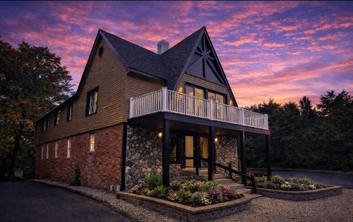 143 Royal St, Chicopee, MA, 01020-4378 | Card Image