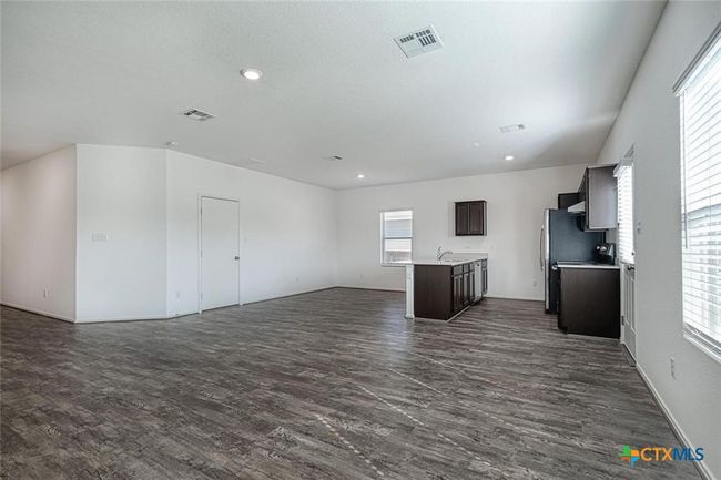 772 Circle Way, House other with 4 bedrooms, 3 bathrooms and null parking in Jarrell TX | Image 4