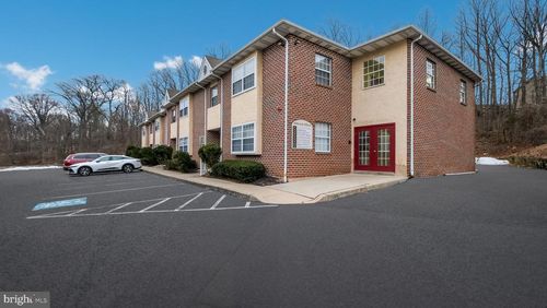 1041 Millcreek Dr, FEASTERVILLE TREVOSE, PA, 19053-7320 | Card Image