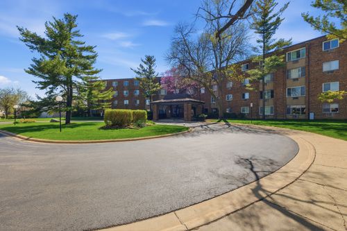 112-1500 Robin Cir, Hoffman Estates, IL, 60169-1117 | Card Image