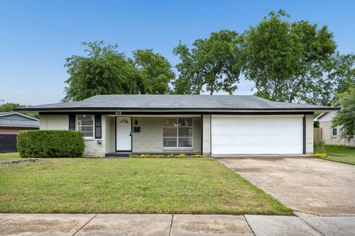 815 Wisteria Way, Richardson, TX, 75080-4025 | Card Image