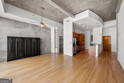 2009-943 Peachtree St Ne, Atlanta, GA, 30309-4483 | Card Image