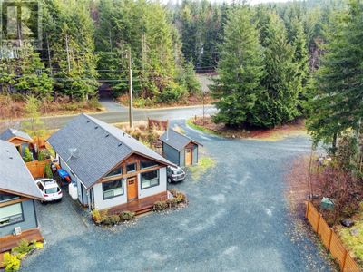 3822 Trailhead Dr, House other with 2 bedrooms, 1 bathrooms and 2 parking in Jordan River BC | Image 2