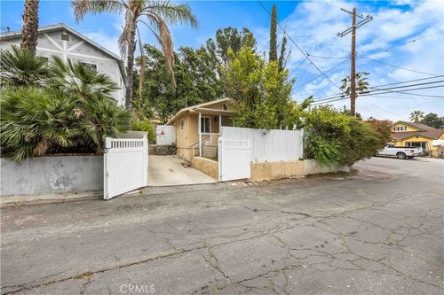 10106 Gish Ave, Tujunga, CA, 91042 | Card Image