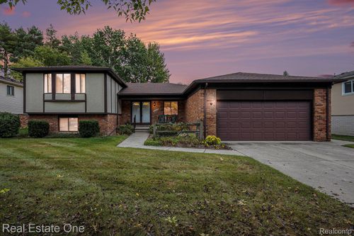 5982 Slate Dr, Troy, MI, 48085-3883 | Card Image