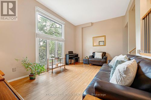 18 Thatchers Mill Way, Markham (Bullock), ON, L3P3T3 | Card Image