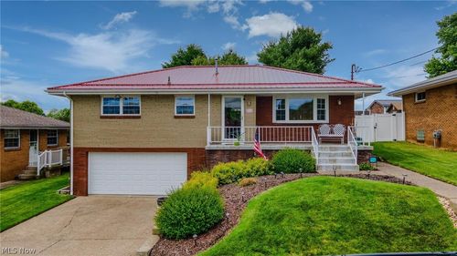 256 Fernwood Ave, Weirton, WV, 26062-4914 | Card Image