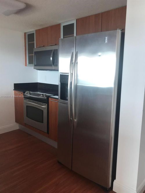 apt-3910-1800 N Bayshore Dr, Miami, FL, 33132-3234 | Card Image