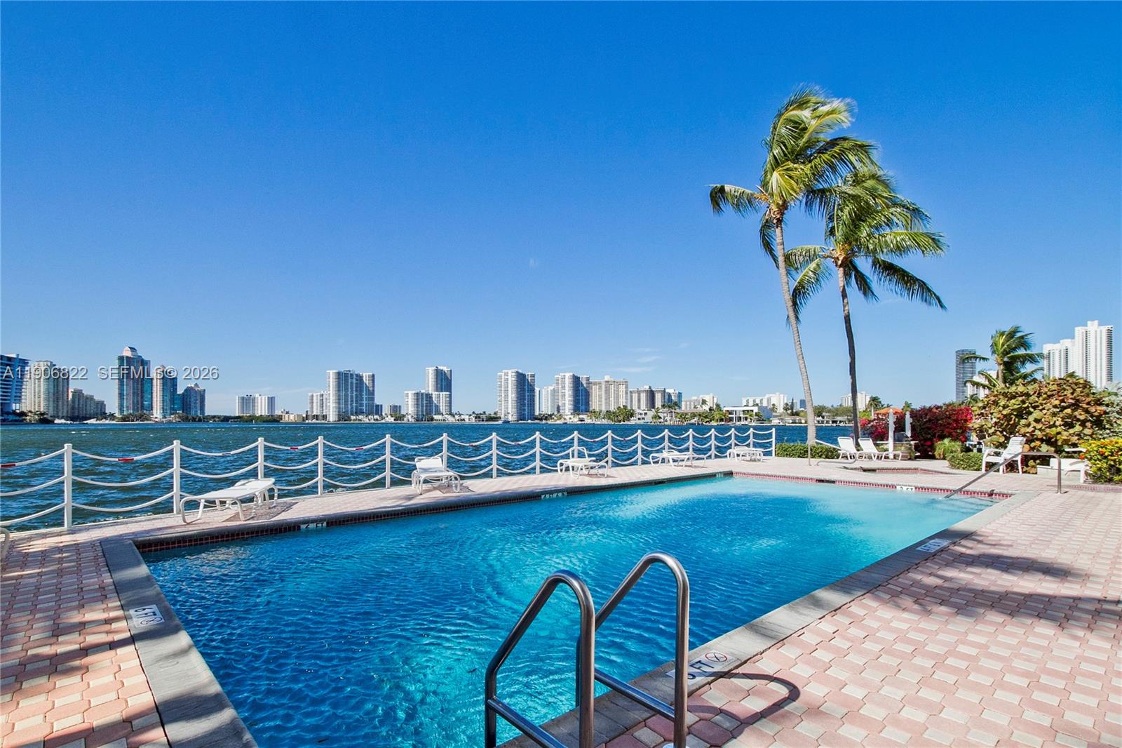 Residential in Sunny Isles Beach 2