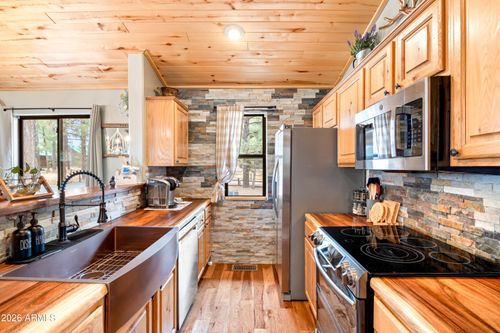 2722 High Pine Loop, Overgaard, AZ, 85933-5197 | Card Image