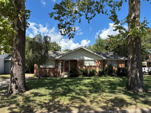 4826 Black Oak Ln, River Oaks, TX, 76114-2903 | Card Image