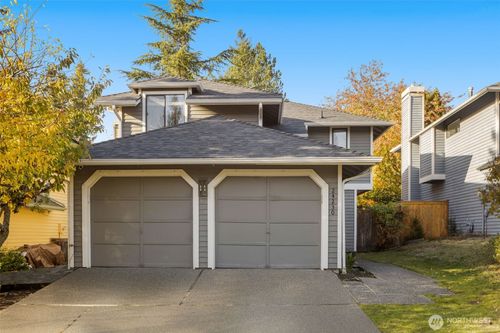24230 Se 44th St, Sammamish, WA, 98029-7525 | Card Image
