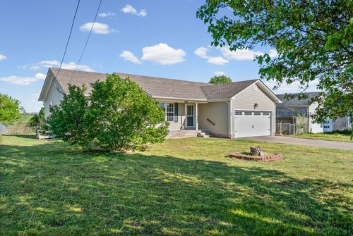 715 Shetland Dr, Oak Grove, KY, 42262-8121 | Card Image