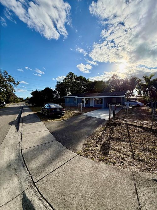 518 Nw 47th Ct, Oakland Park, FL, 33309 | Card Image