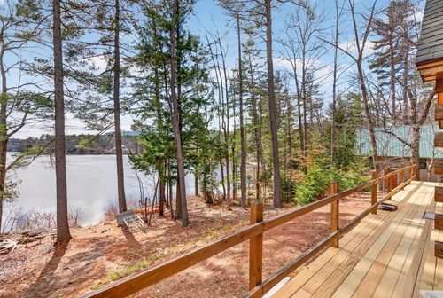 77 Paradis Rd, Peru, ME, 04290-3524 | Card Image
