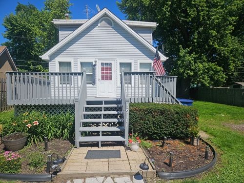 39101 N Walnut St, Lake Villa, IL, 60046-9550 | Card Image
