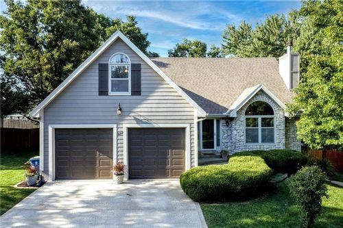 822 Dogwood St, Excelsior Springs, MO, 64024-3321 | Card Image