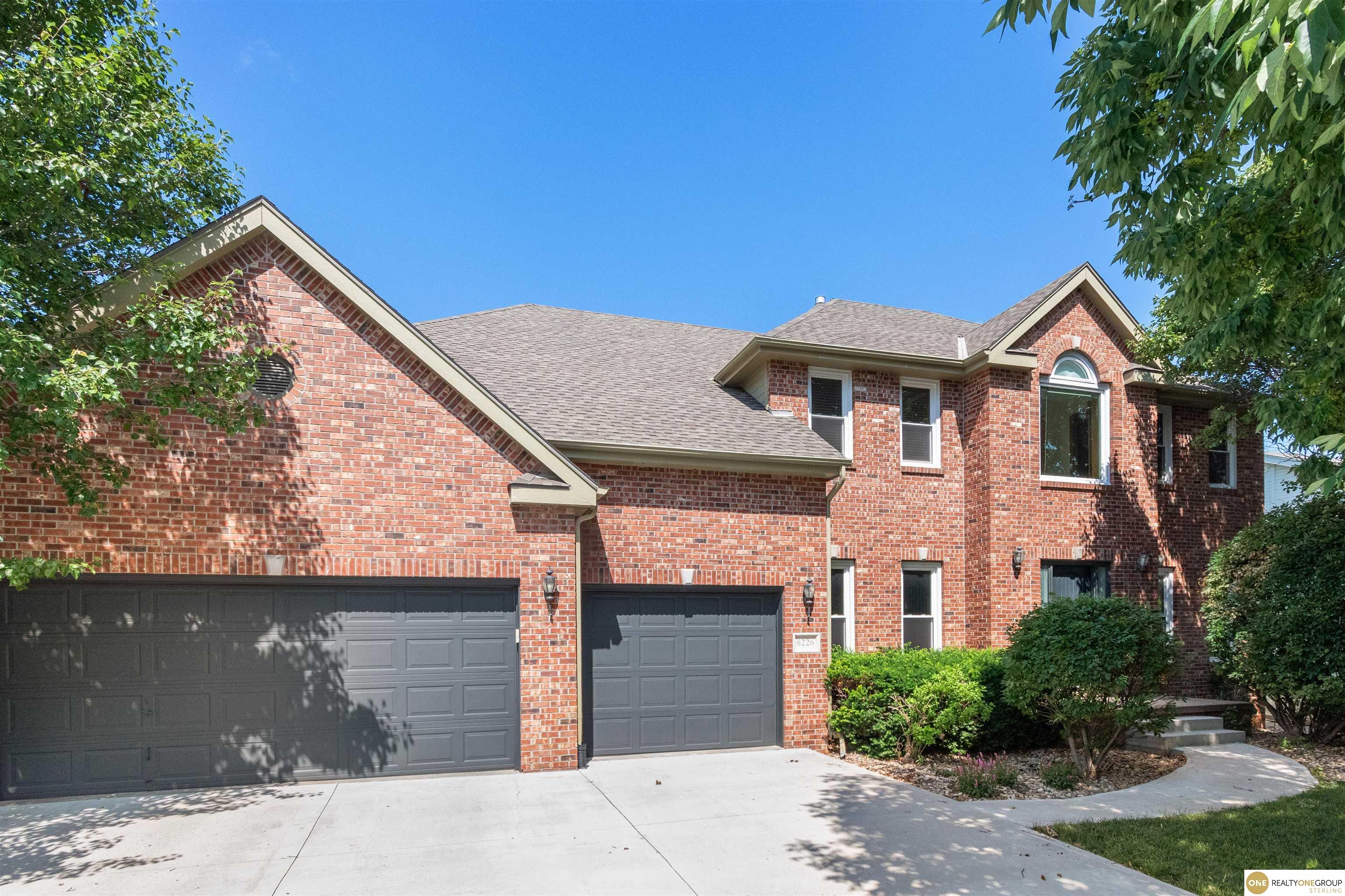 155th Ave, Omaha, NE 68116