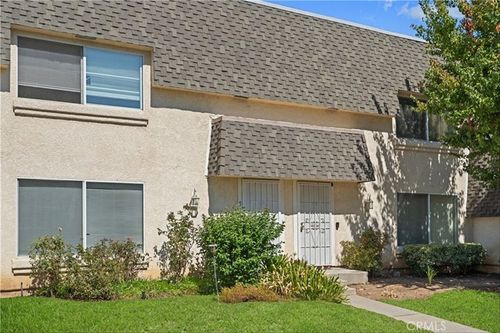 unit-5-19041 Hamlin St, Reseda, CA, 91335-5931 | Card Image