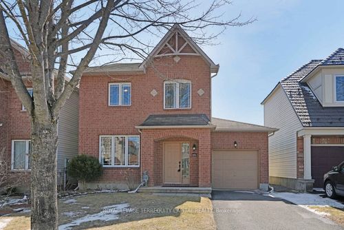 1011 Goward Dr, Kanata, ON, K2W1H8 | Card Image