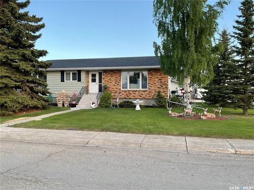 215 7 St S, Wakaw, SK, S0K4P0 | Card Image
