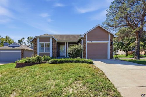 3584 Sw Willow Brook Dr, Topeka, KS, 66614-3865 | Card Image