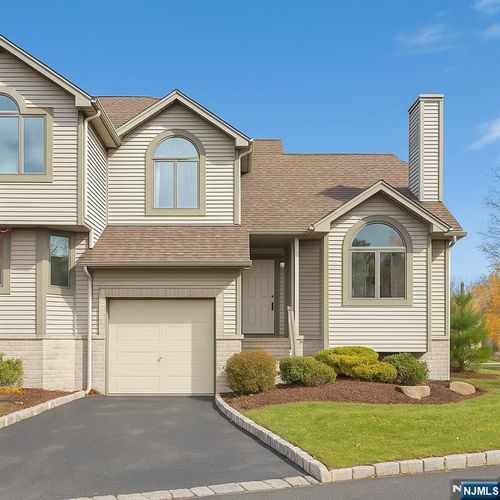 t089-501 Elm Ct, Norwood, NJ, 07648-2009 | Card Image