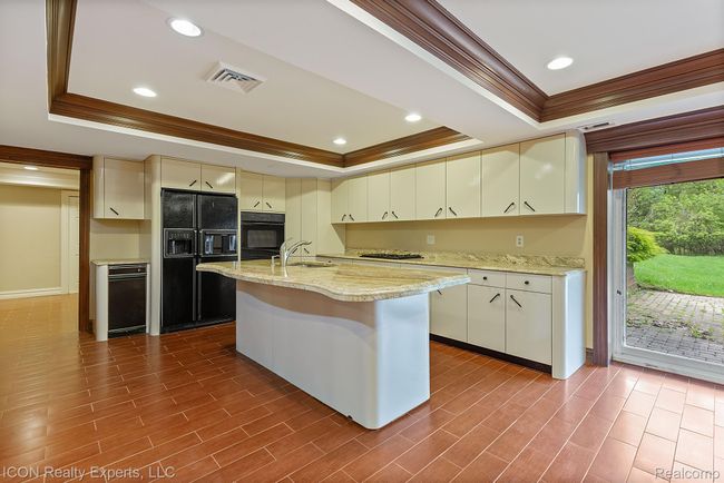 5215 Deer Run Cir, House other with 5 bedrooms, 7 bathrooms and null parking in Orchard Lake MI | Image 34
