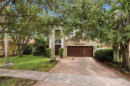 1040 Nw 185th Ave, Pembroke Pines, FL, 33029-3640 | Card Image